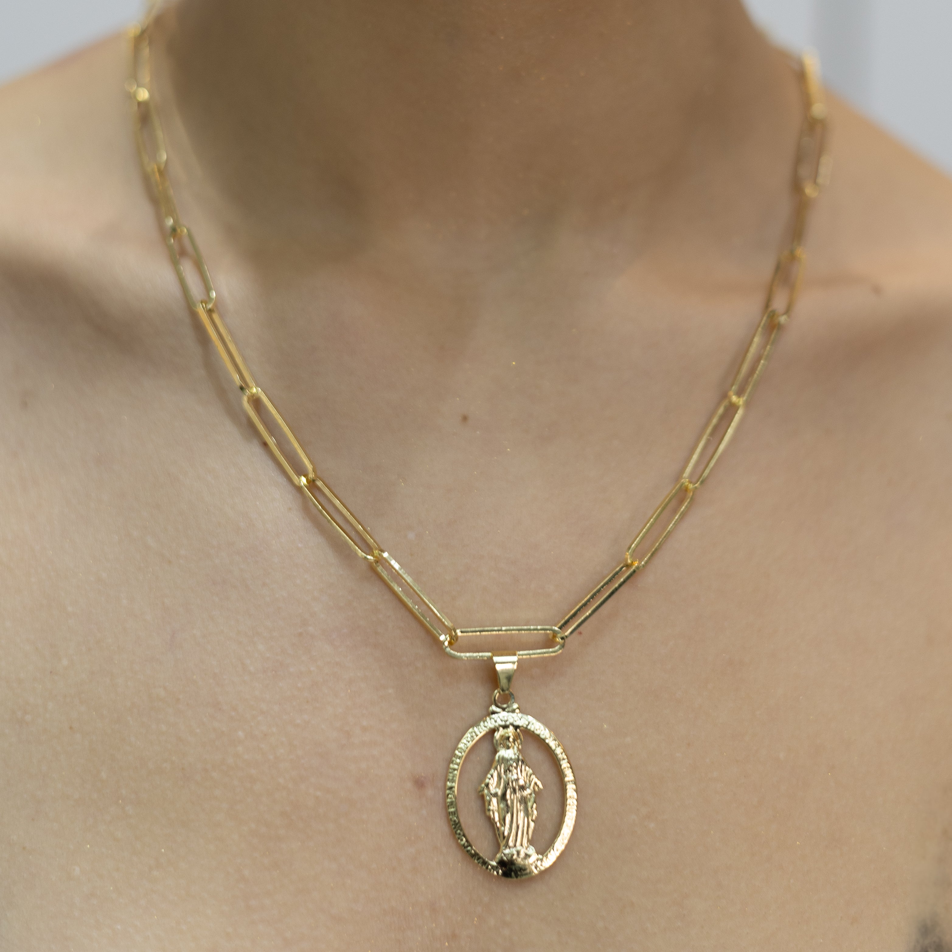 Collar Virgen María